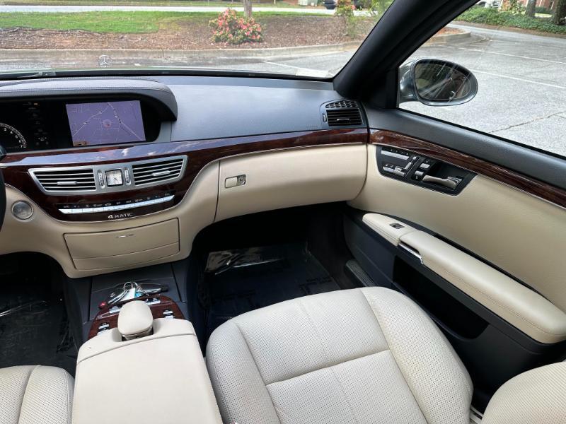 Mercedes-Benz S-Class S550 4MATIC 2007