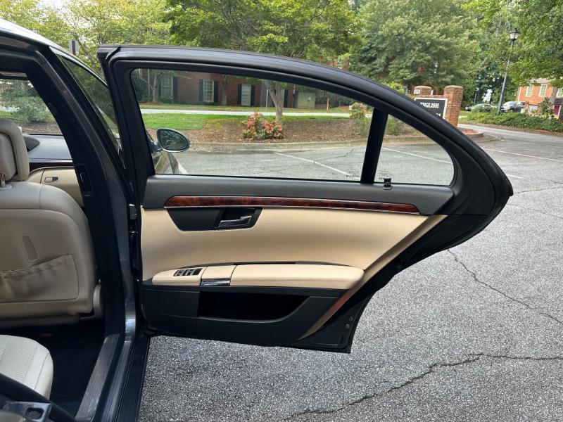 Mercedes-Benz S-Class S550 4MATIC 2007