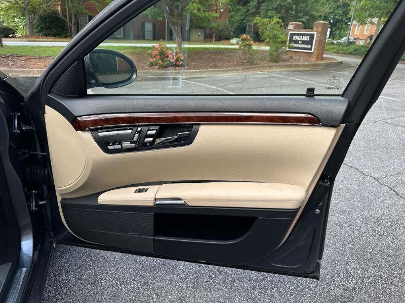 Mercedes-Benz S-Class S550 4MATIC 2007