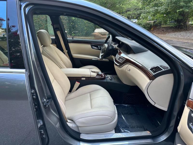 Mercedes-Benz S-Class S550 4MATIC 2007