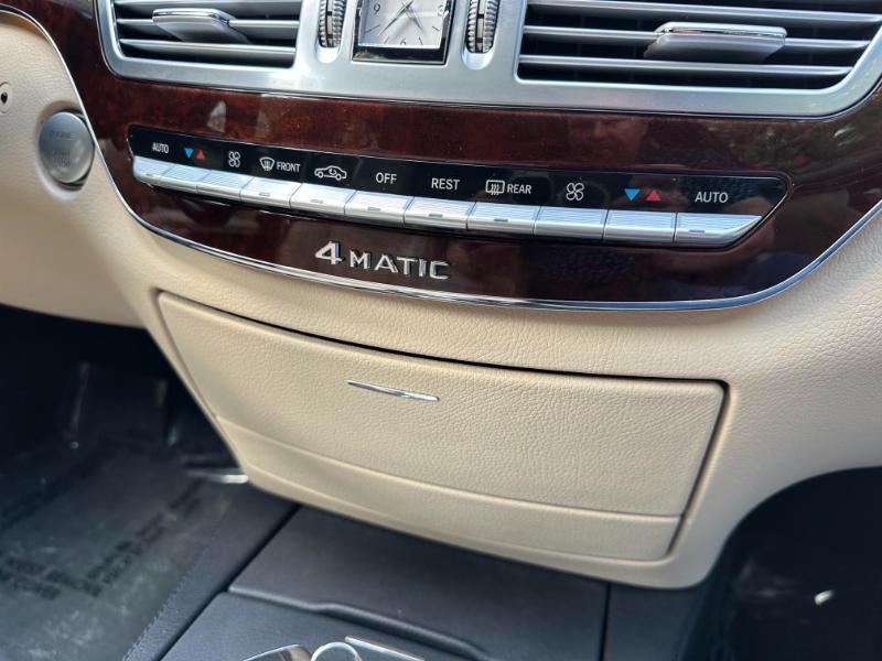 Mercedes-Benz S-Class S550 4MATIC 2007