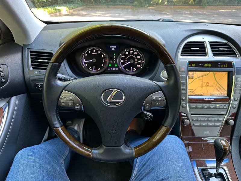 Lexus ES 350 Sedan 2011