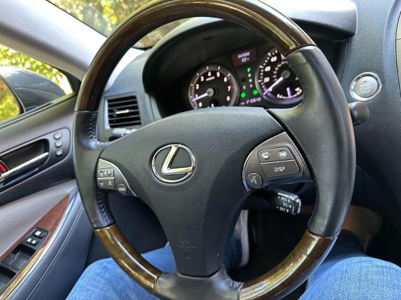 Lexus ES 350 Sedan 2011