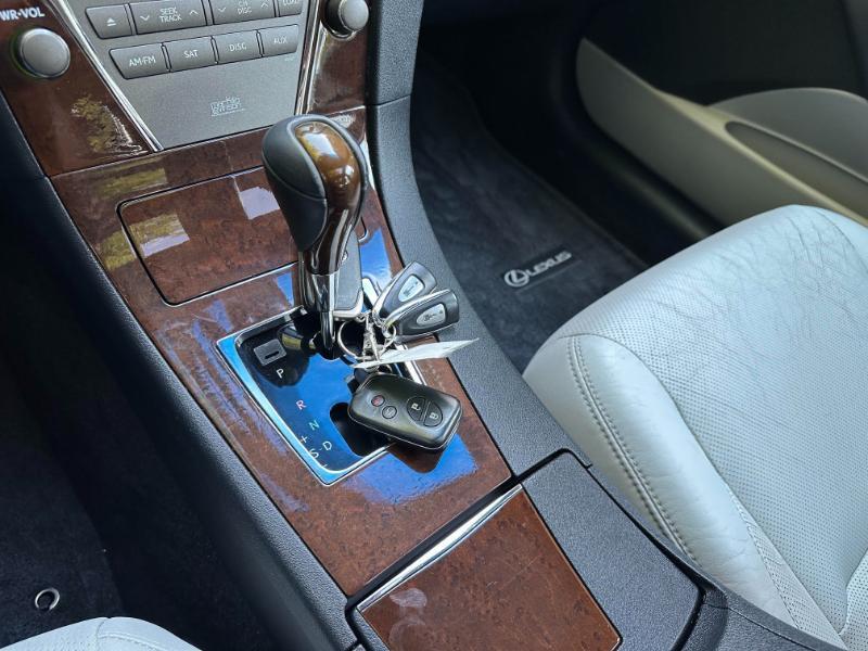 Lexus ES 350 Sedan 2011