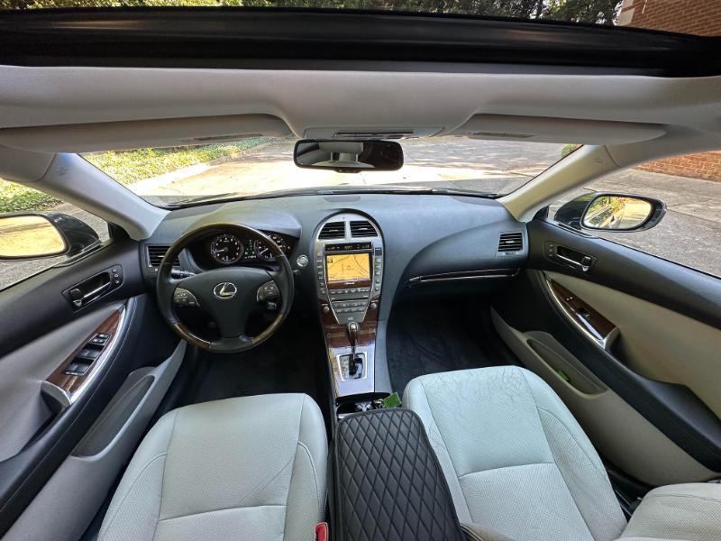 Lexus ES 350 Sedan 2011