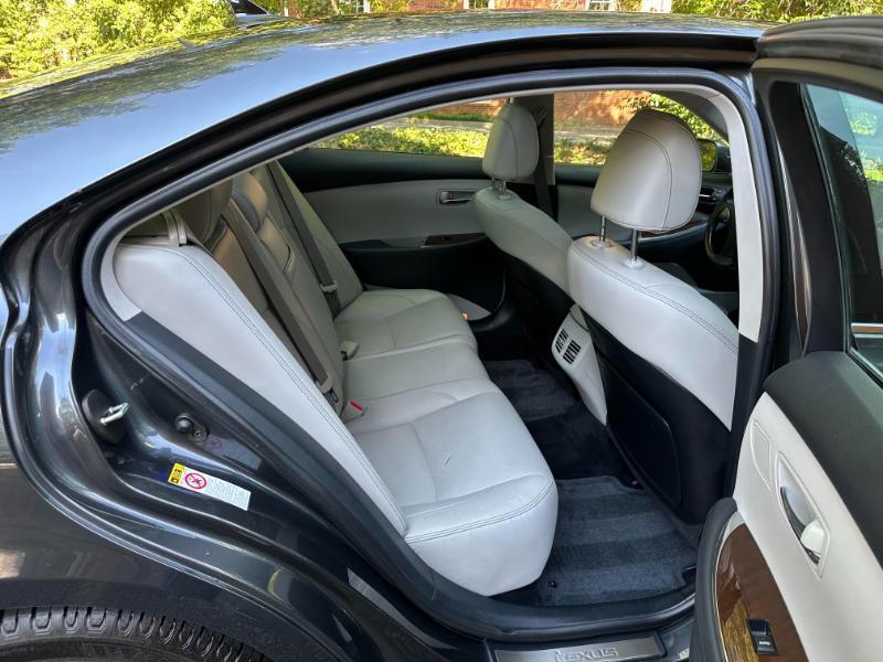 Lexus ES 350 Sedan 2011