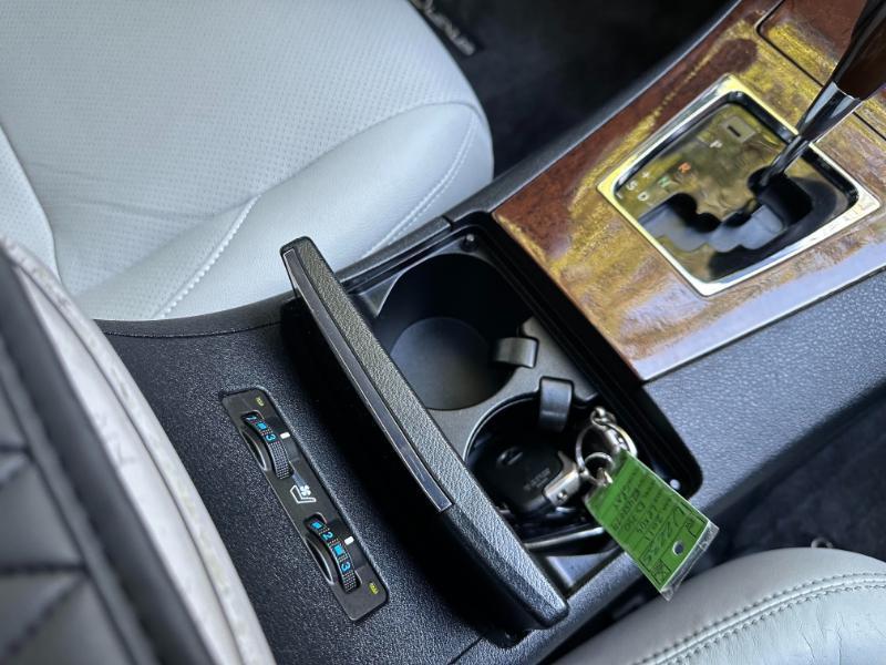Lexus ES 350 Sedan 2011