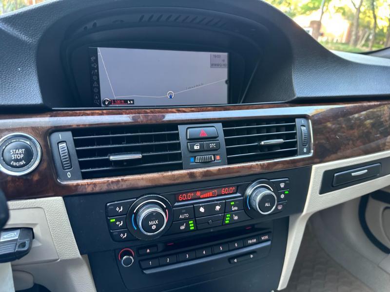 BMW 3-Series 328i Convertible 2011
