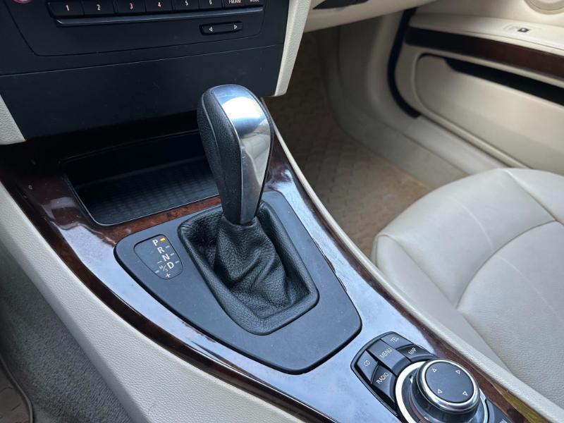 BMW 3-Series 328i Convertible 2011