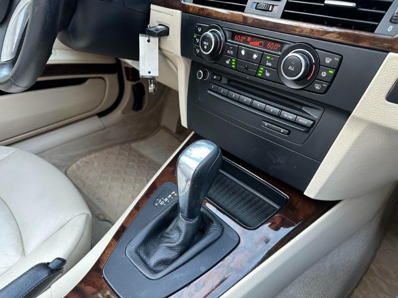BMW 3-Series 328i Convertible 2011
