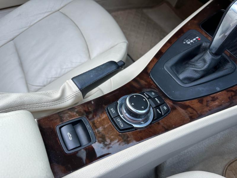 BMW 3-Series 328i Convertible 2011