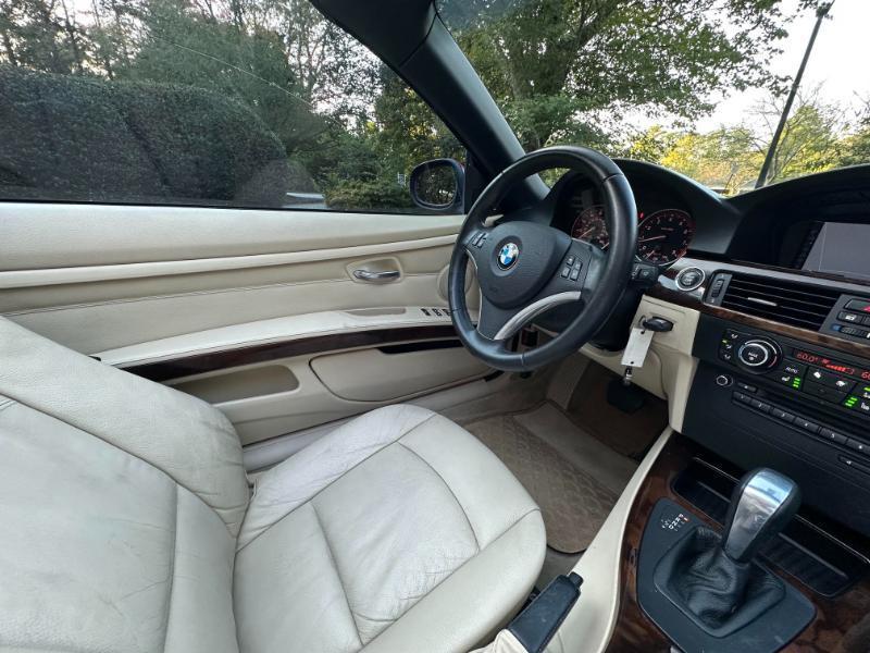 BMW 3-Series 328i Convertible 2011