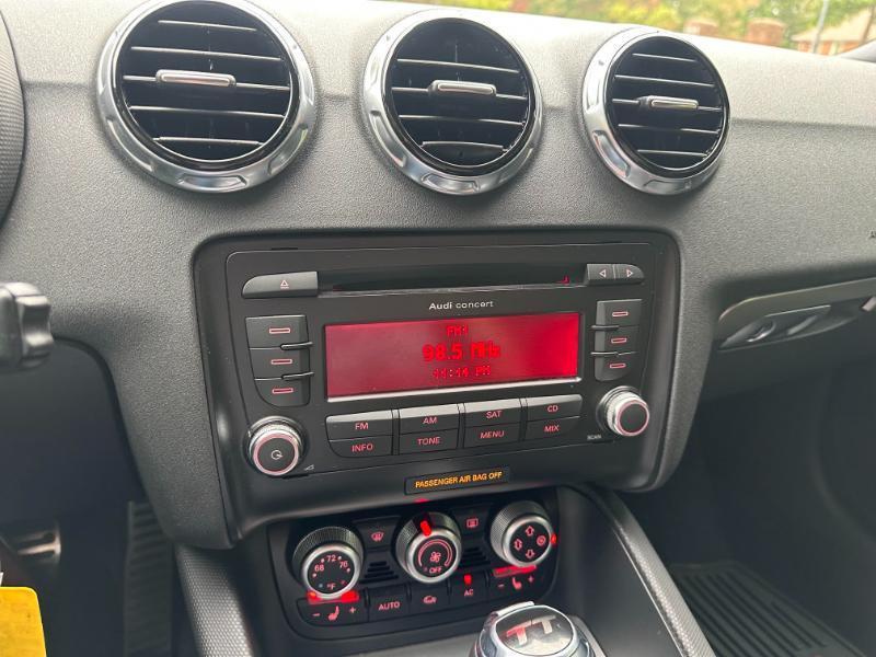 Audi TT 2.0T Coupe quattro S tronic 2011