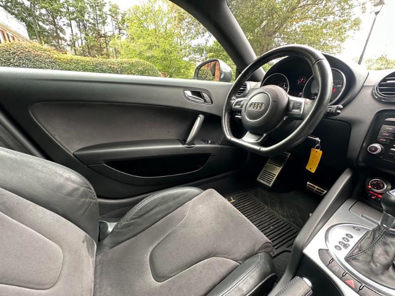 Audi TT 2.0T Coupe quattro S tronic 2011