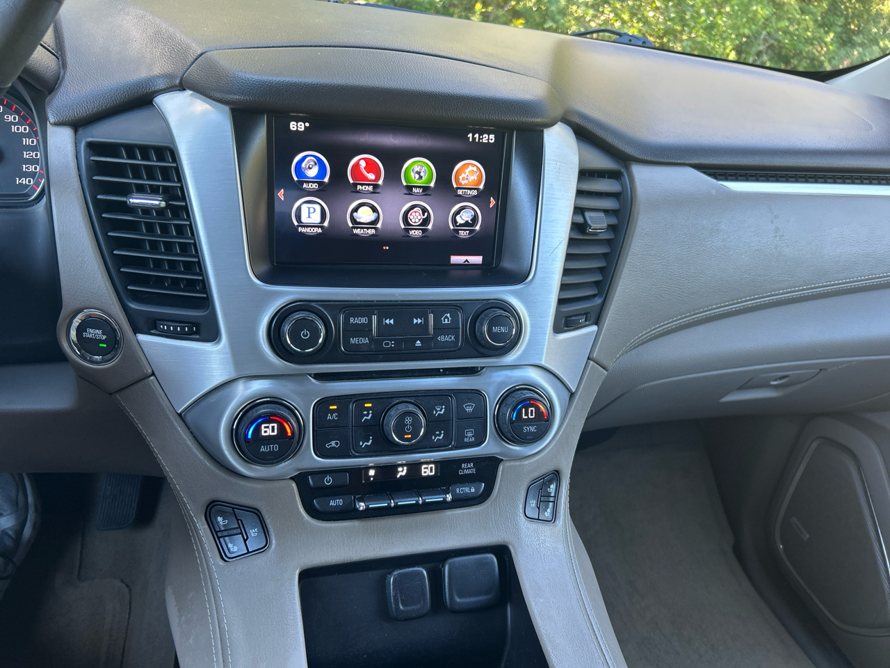 GMC Yukon XL 1500 SLT 2015 GMC Yukon XL 1500 SLT 2015