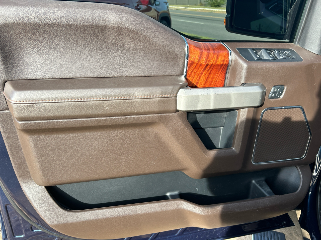 Ford F-150 King Ranch 4WD SuperCrew 5.5' Box 2020 Ford F-150 King Ranch 4WD SuperCrew 5.5' Box 2020