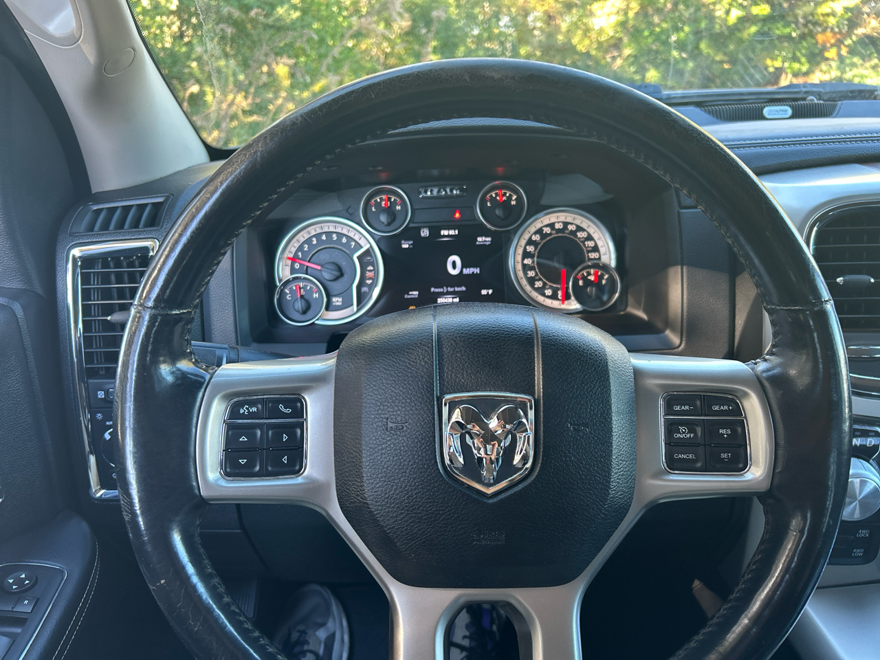 RAM 1500 Laramie 2015