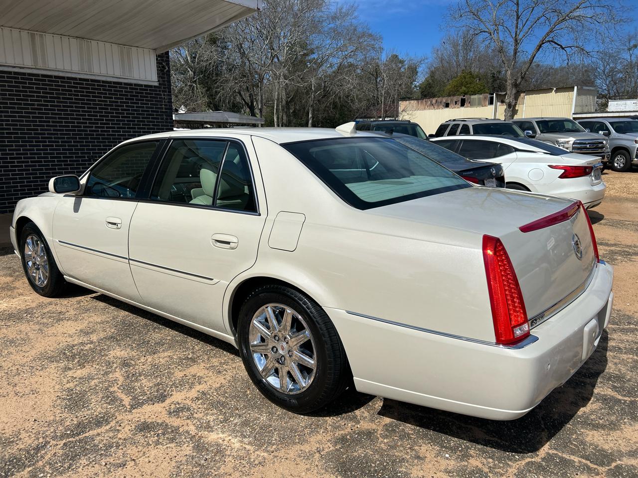 Cadillac DTS  2010