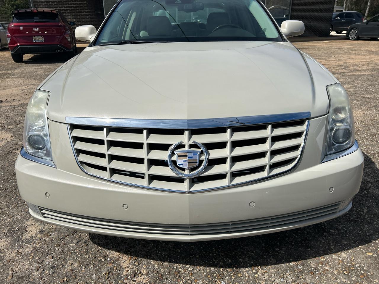 Cadillac DTS  2010