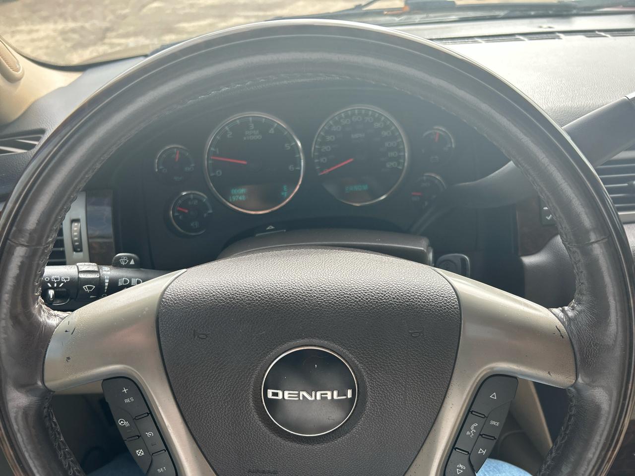 GMC Yukon Denali Denali 2011