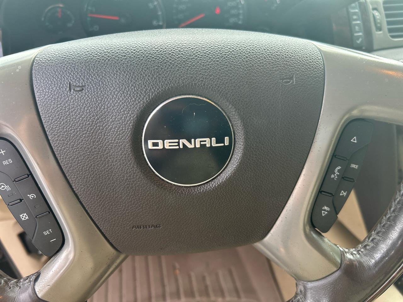 GMC Yukon Denali Denali 2011