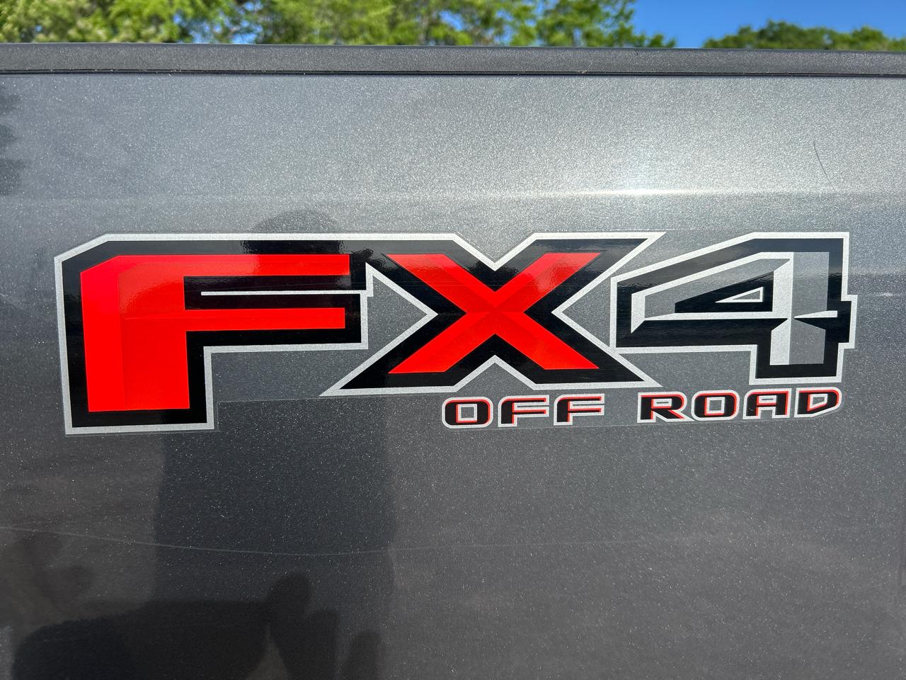 Ford F-250 SD Platinum Crew Cab Long Bed 4WD 2017