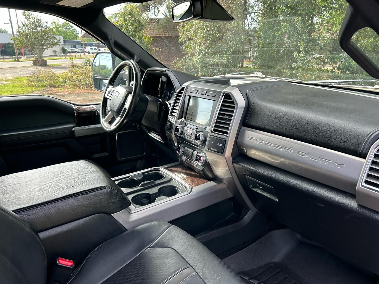 Ford F-250 SD Platinum Crew Cab Long Bed 4WD 2017