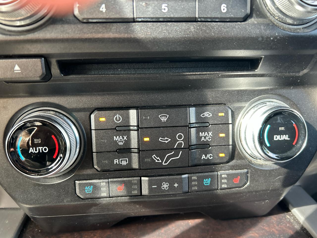 Ford F-250 SD Platinum Crew Cab Long Bed 4WD 2017