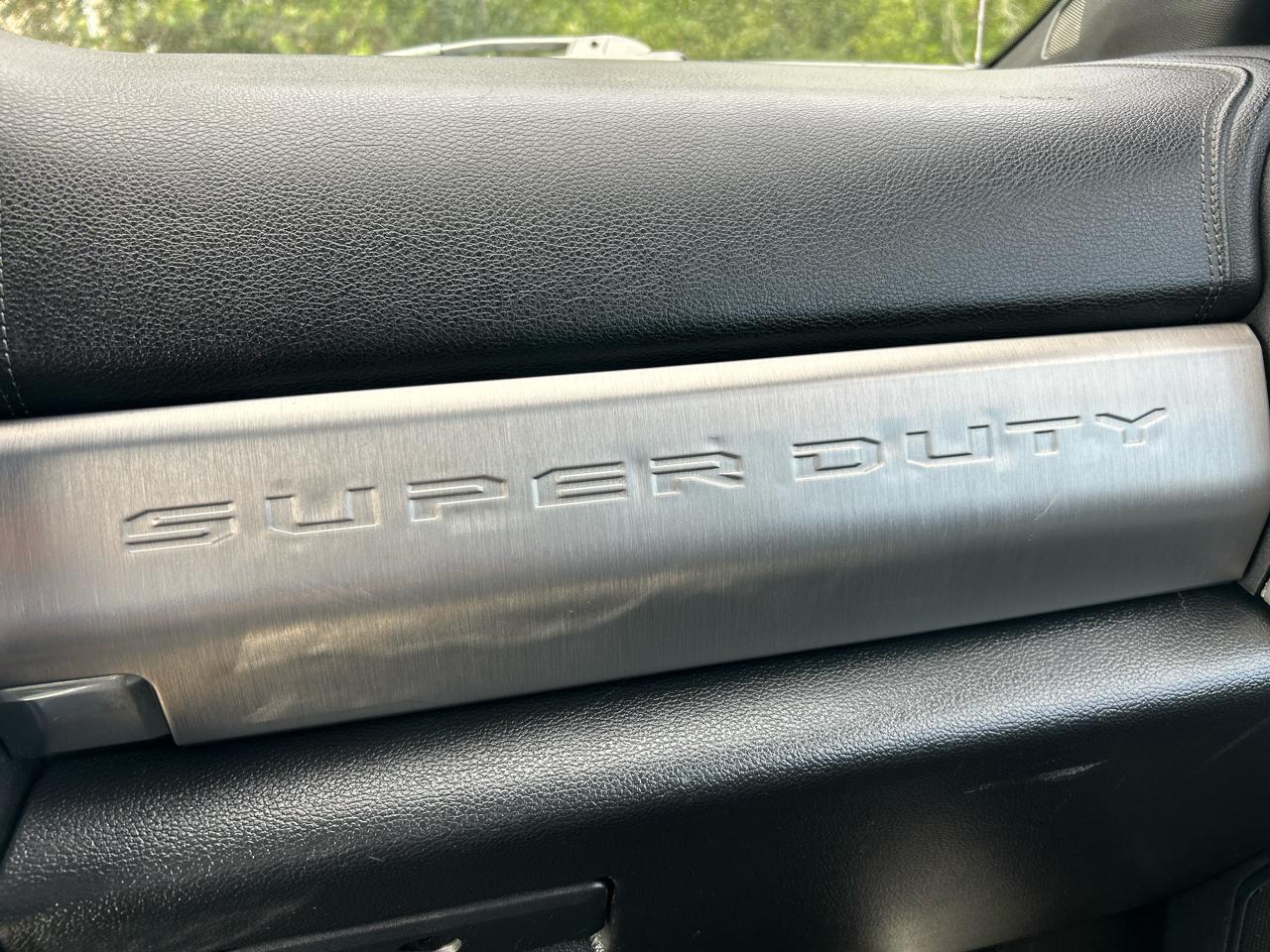 Ford F-250 SD Platinum Crew Cab Long Bed 4WD 2017