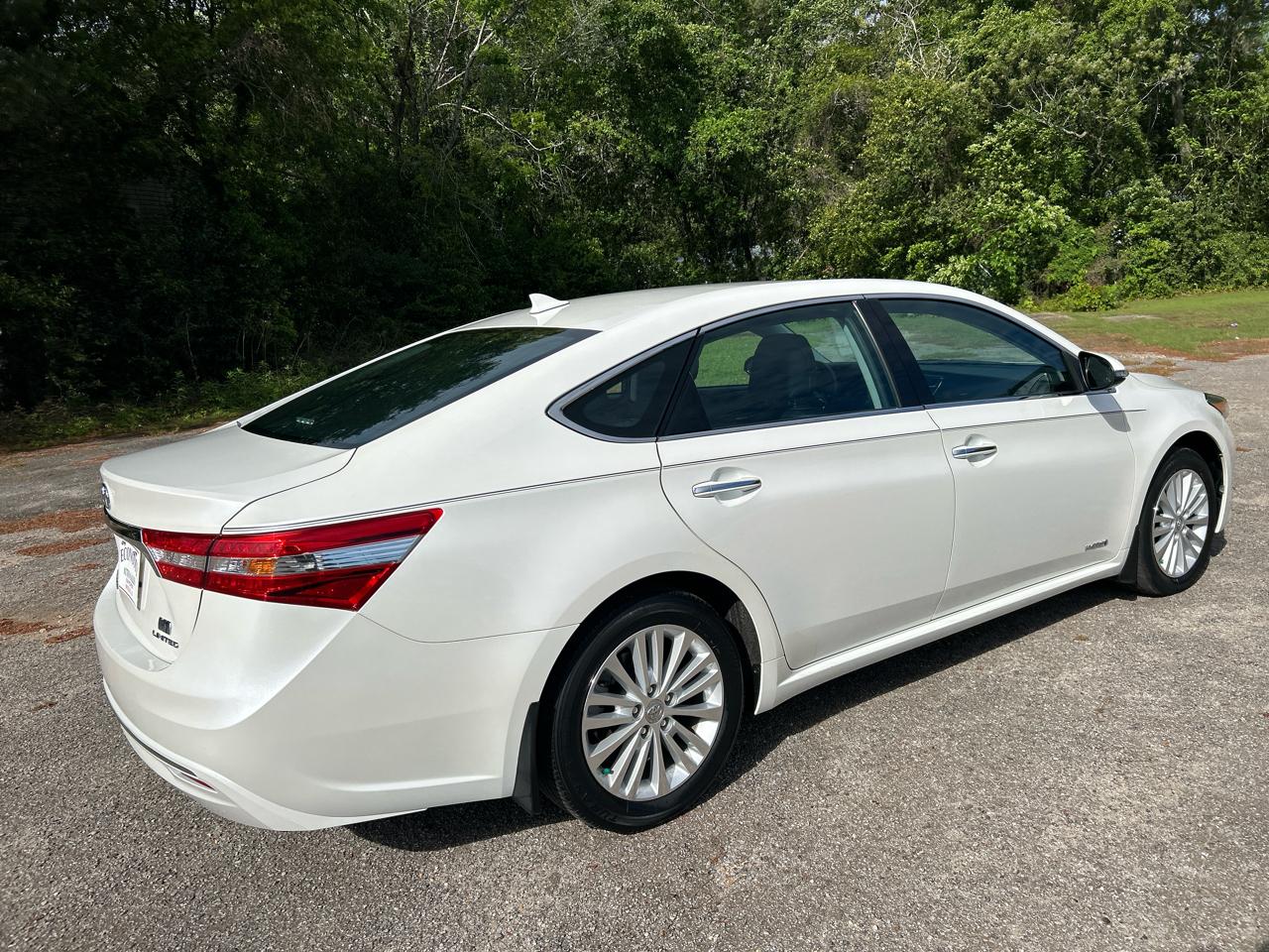 Toyota Avalon Hybrid  2014
