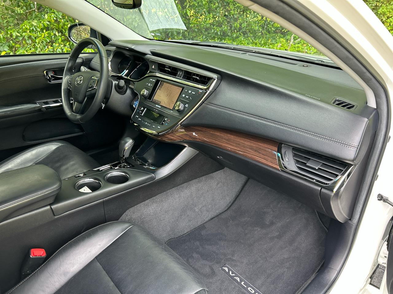 Toyota Avalon Hybrid  2014