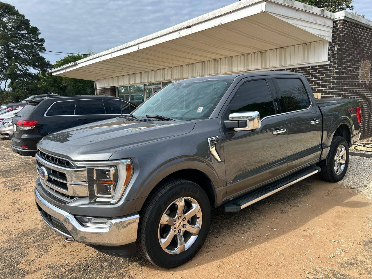 Ford F-150 Lariat SuperCab Short Bed 4WD 2021