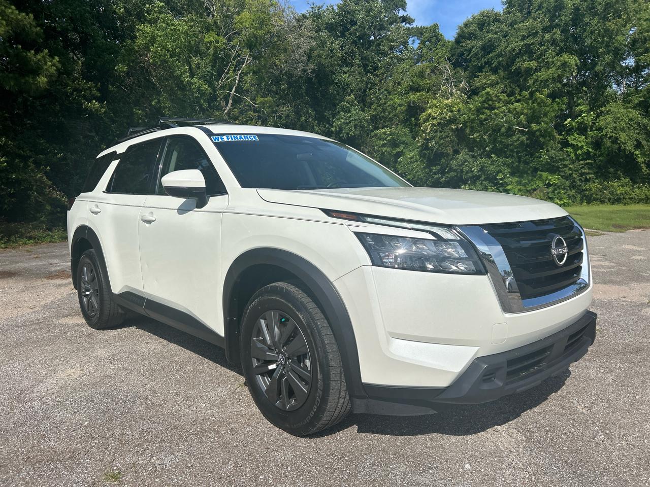 Nissan Pathfinder SV 2023