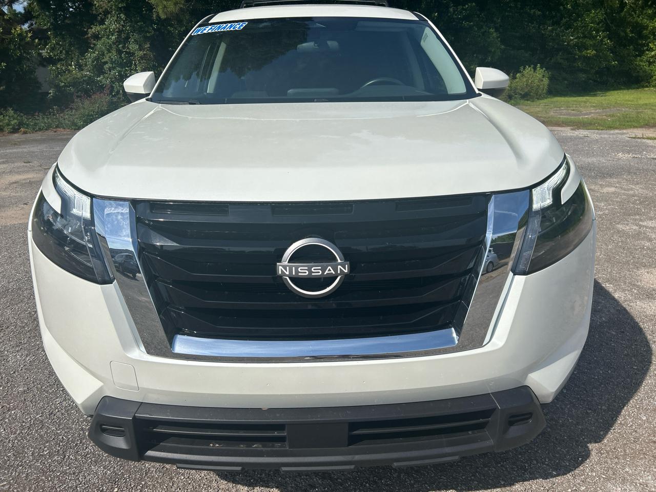 Nissan Pathfinder SV 2023