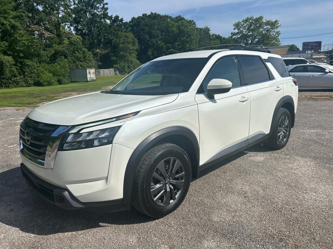 Nissan Pathfinder SV 2023