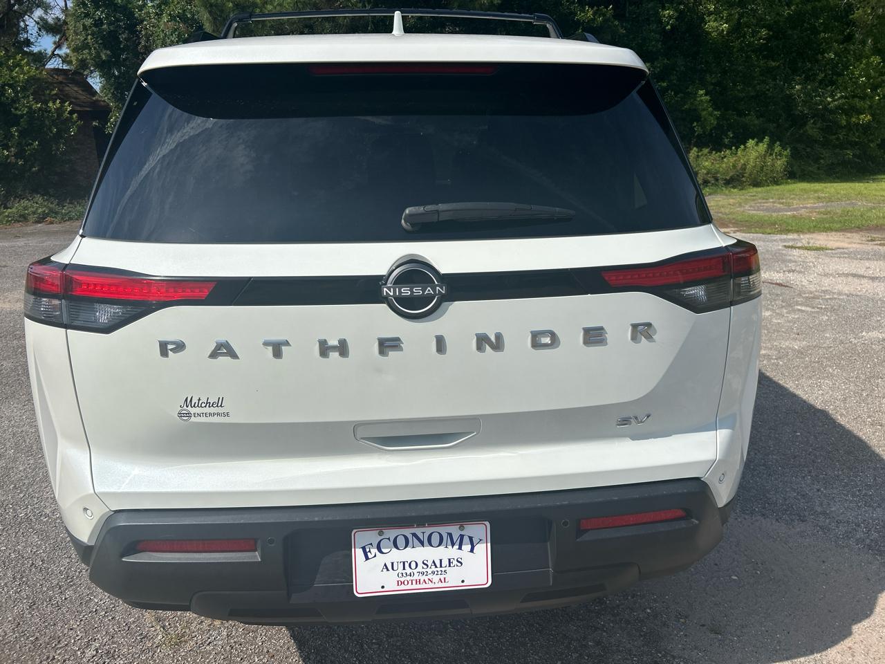 Nissan Pathfinder SV 2023