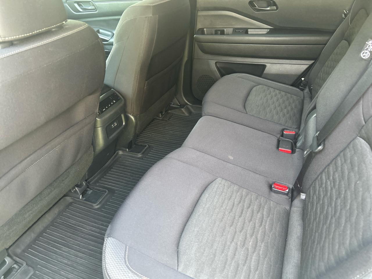 Nissan Pathfinder SV 2023
