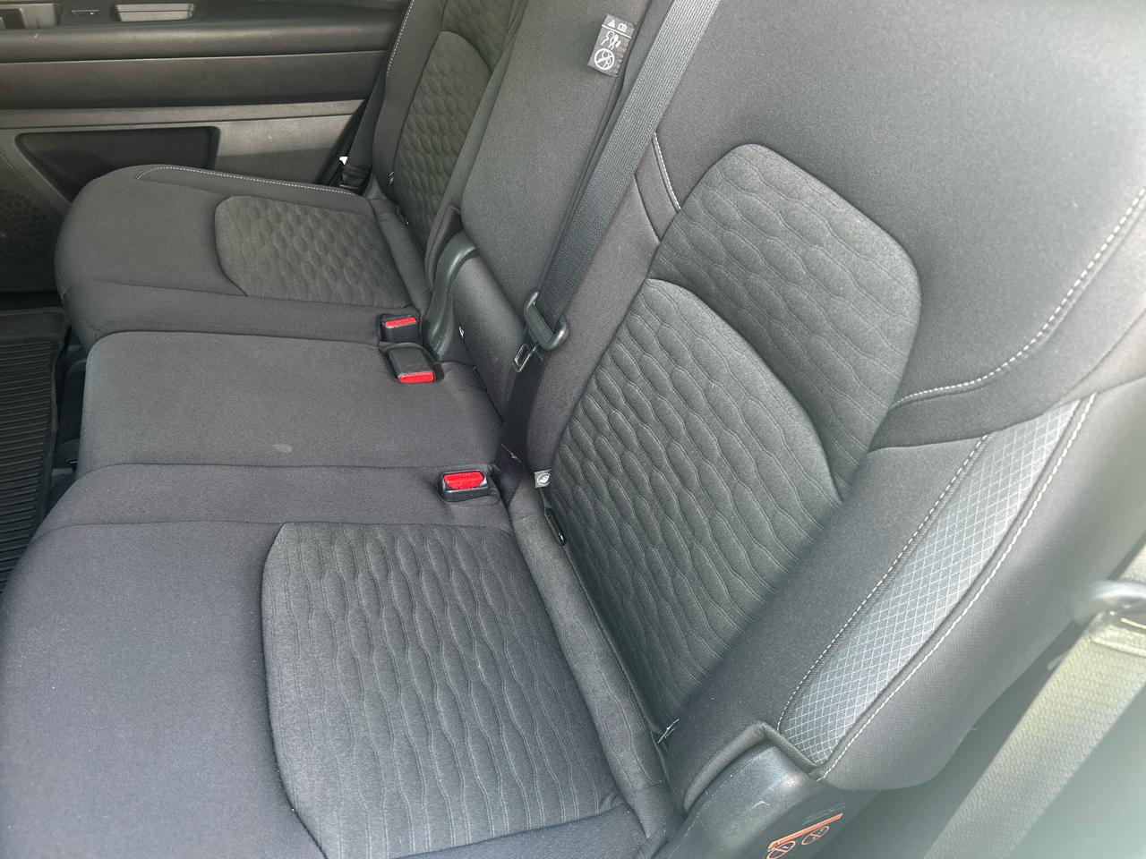 Nissan Pathfinder SV 2023