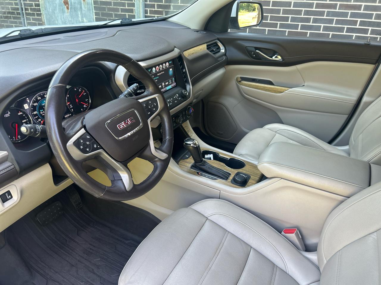 GMC Acadia Denali 2019