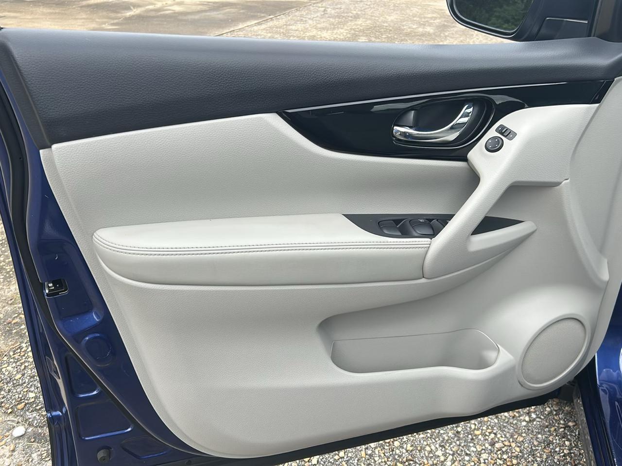 Nissan Rogue Sport SV 4D SUV AWD 2019