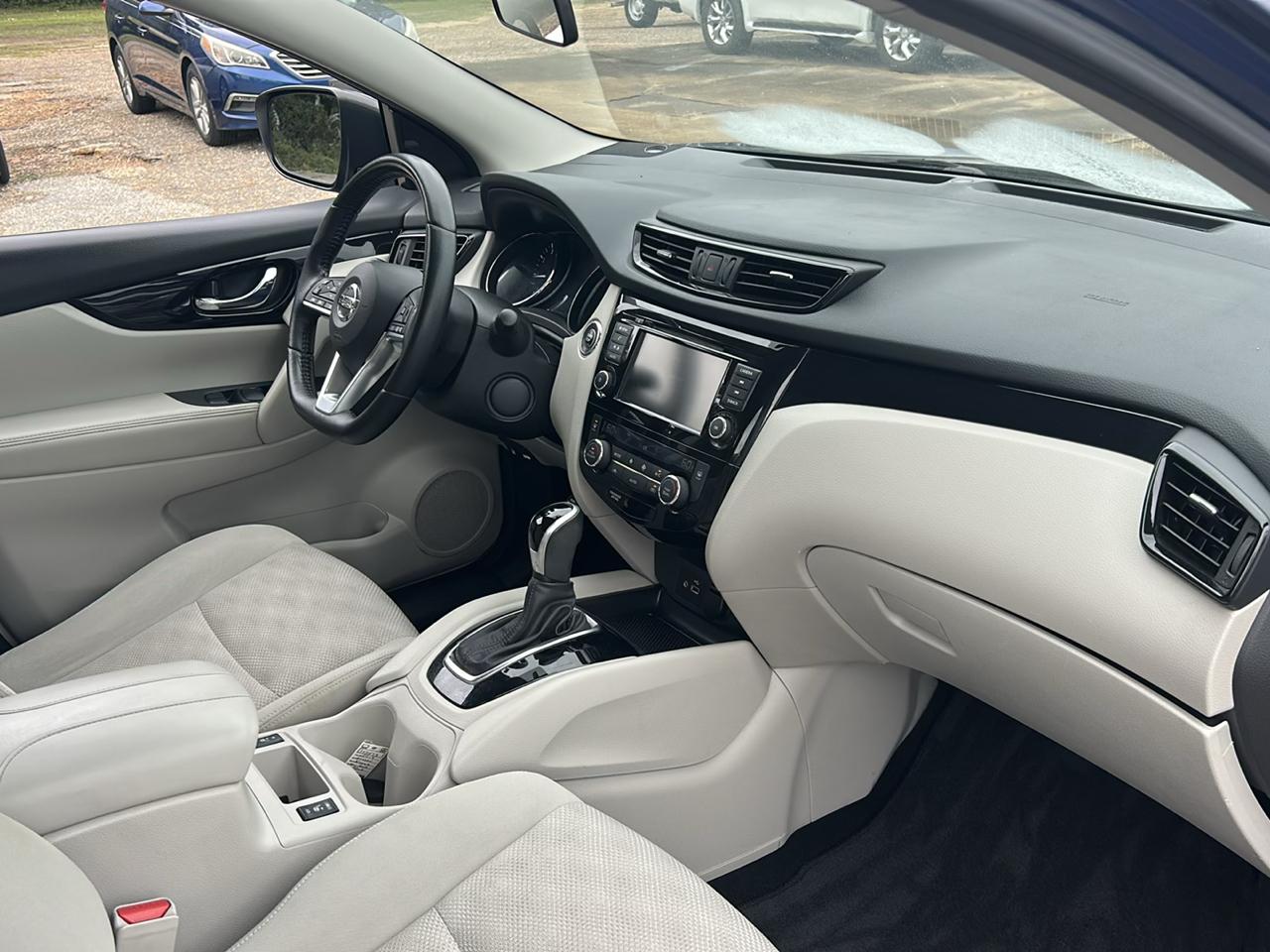 Nissan Rogue Sport SV 4D SUV AWD 2019