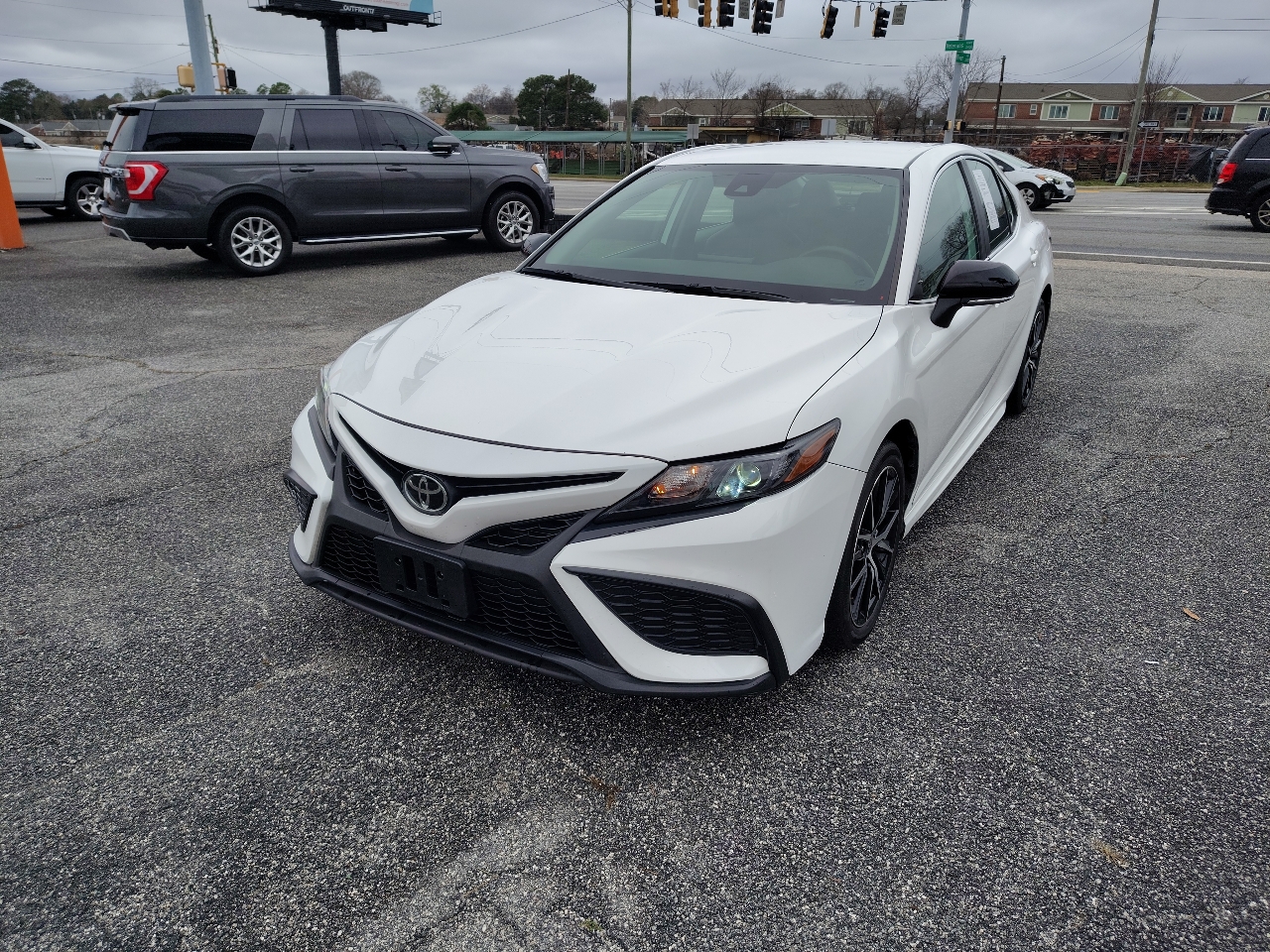 Toyota Camry SE 2024