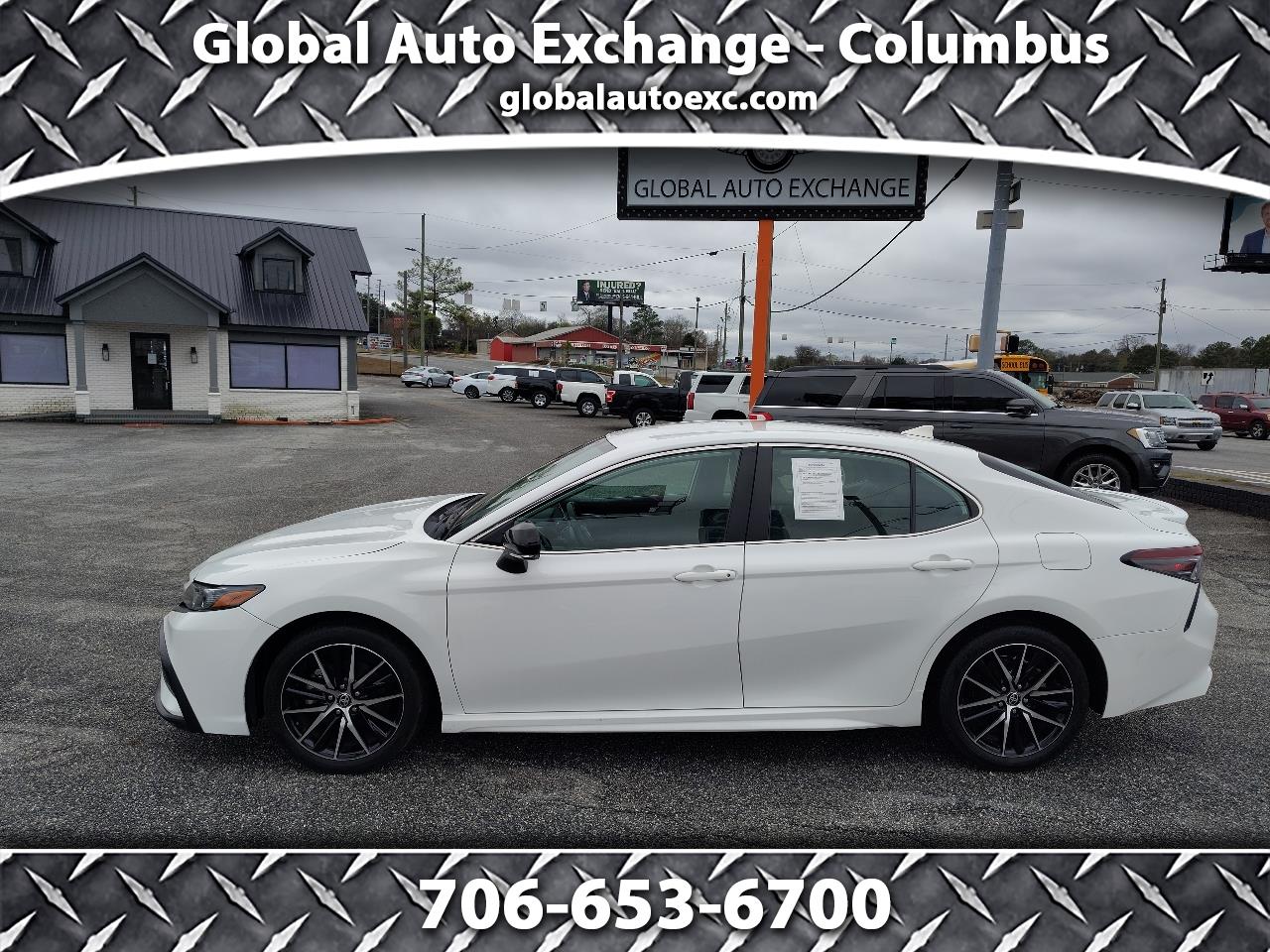 Toyota Camry SE 2024