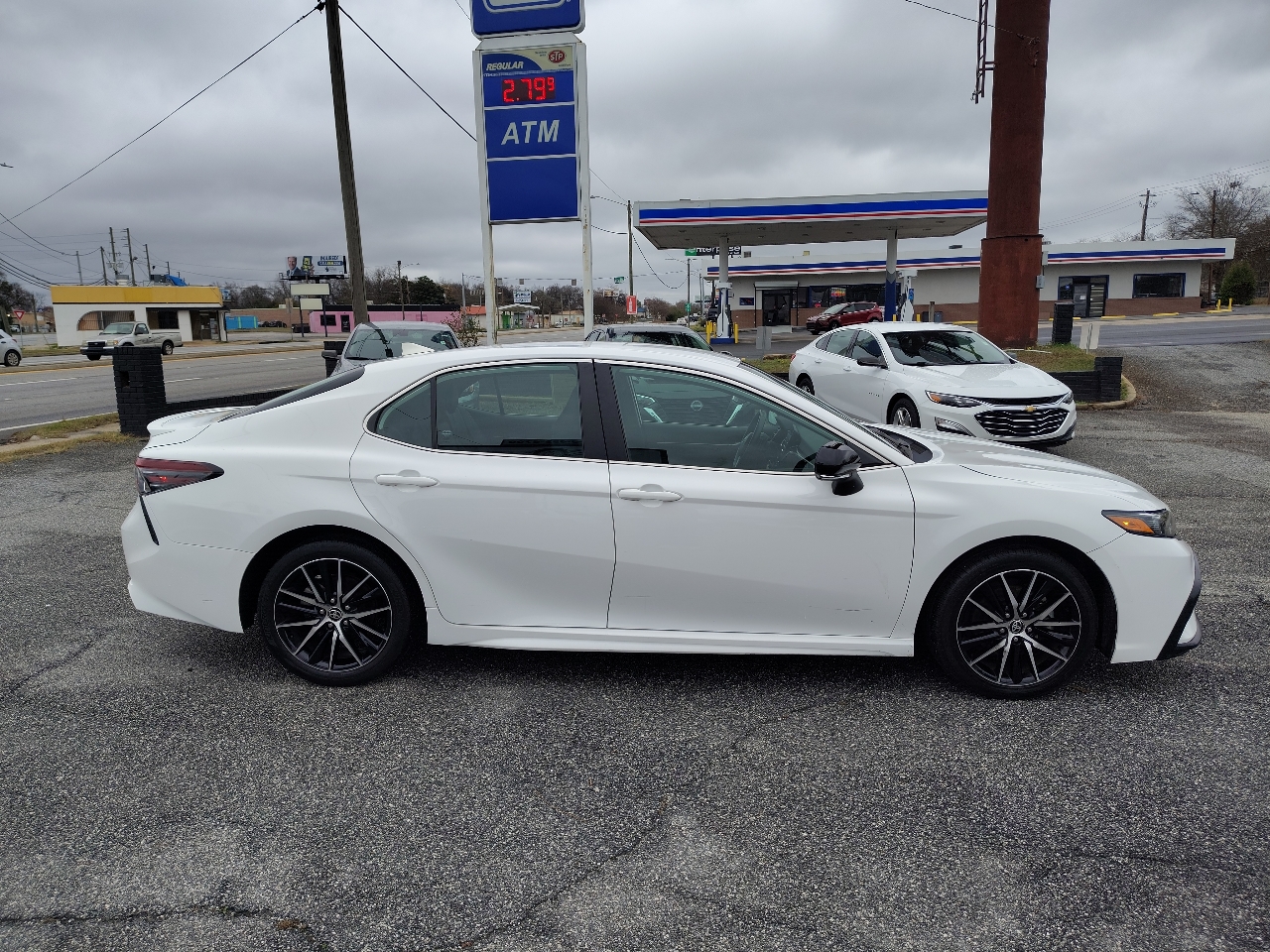 Toyota Camry SE 2024