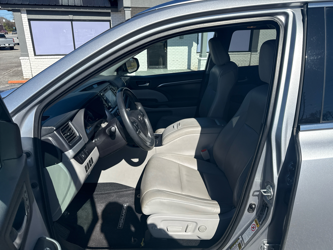 Toyota Highlander Limited FWD V6 2015