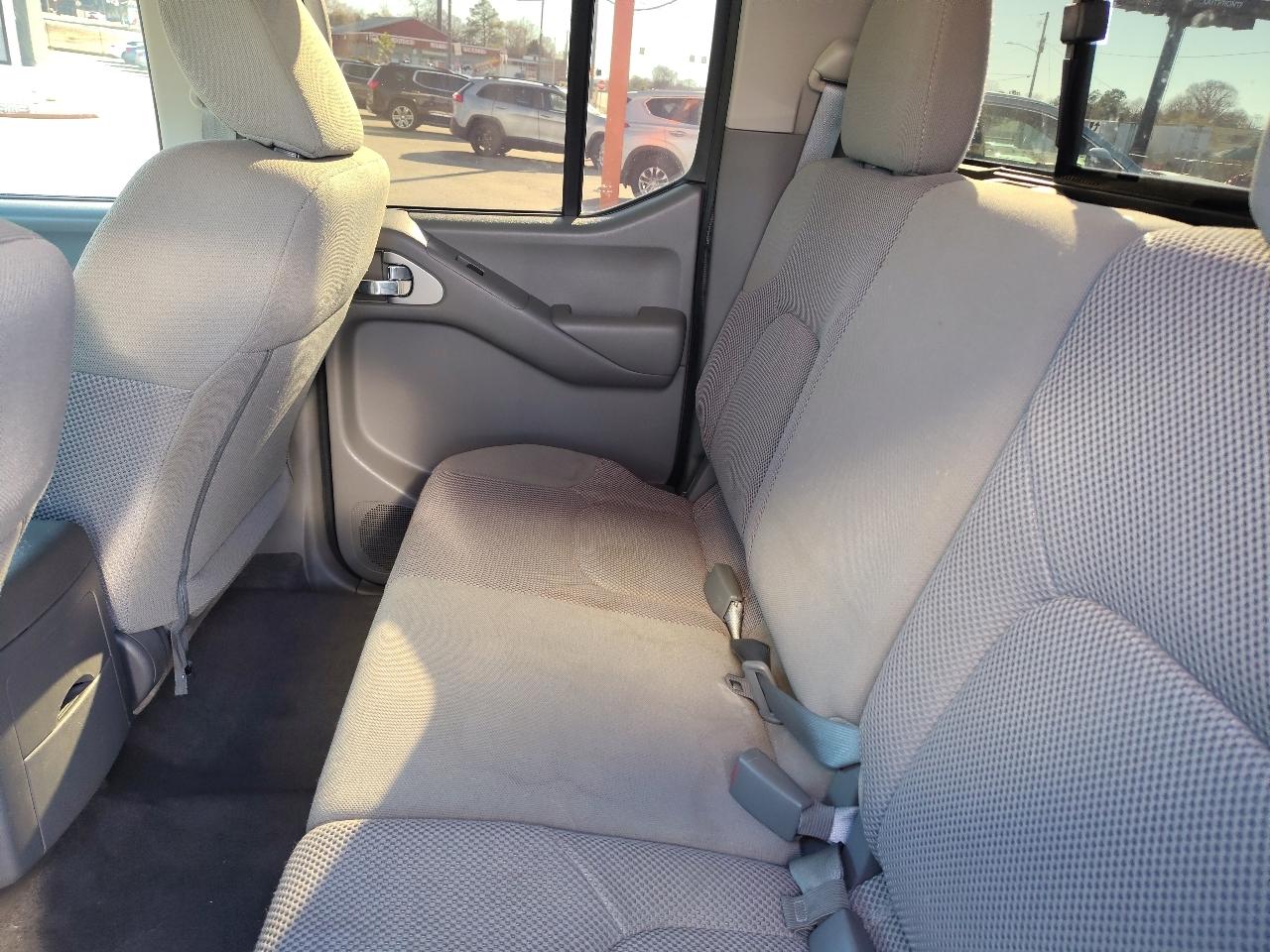 Nissan Frontier S Crew Cab 6MT 2WD 2019