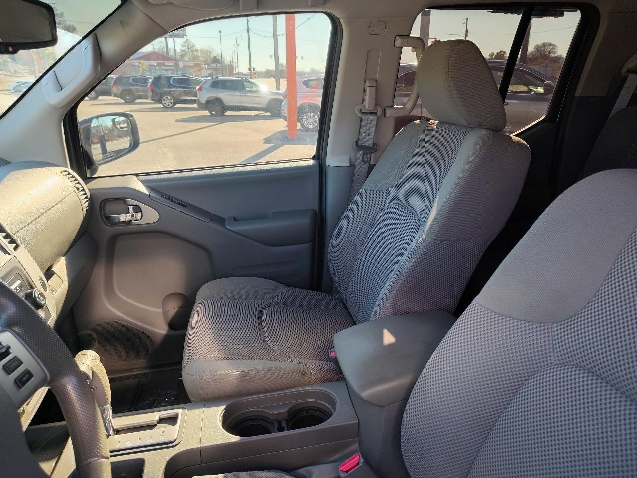 Nissan Frontier S Crew Cab 6MT 2WD 2019