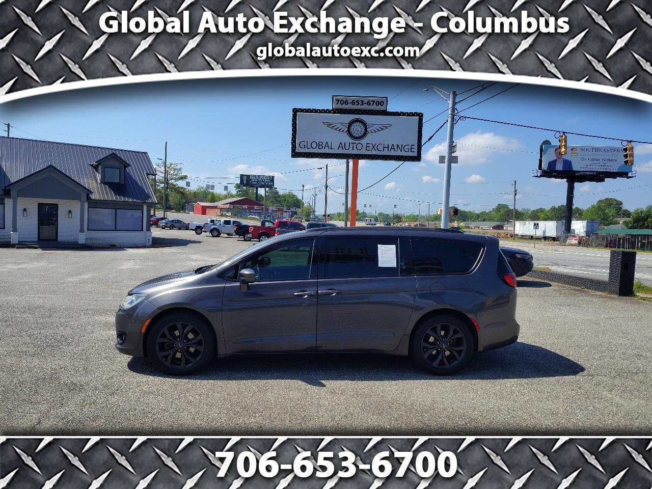 Chrysler Pacifica Touring-L Plus 2020