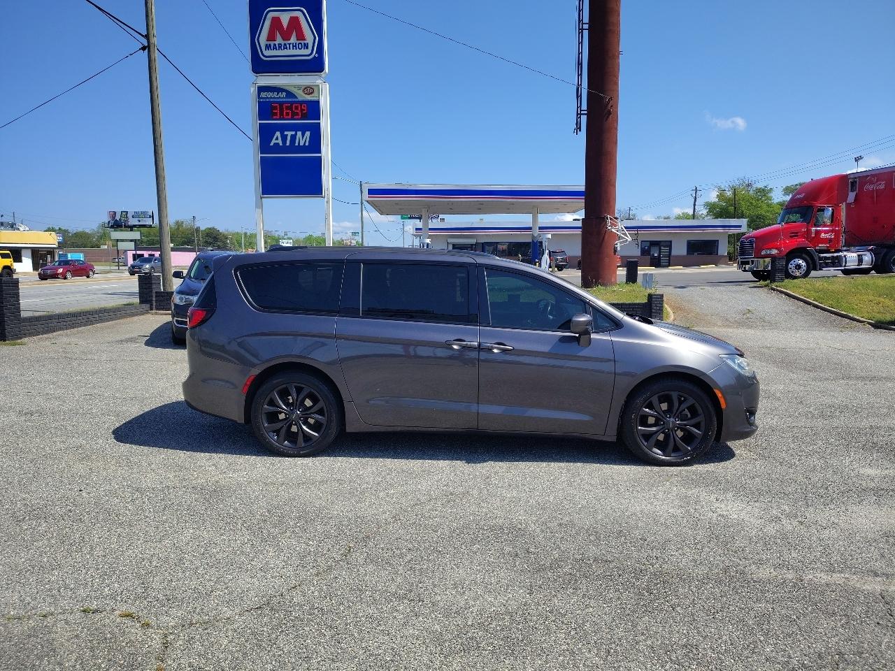 Chrysler Pacifica Touring-L Plus 2020