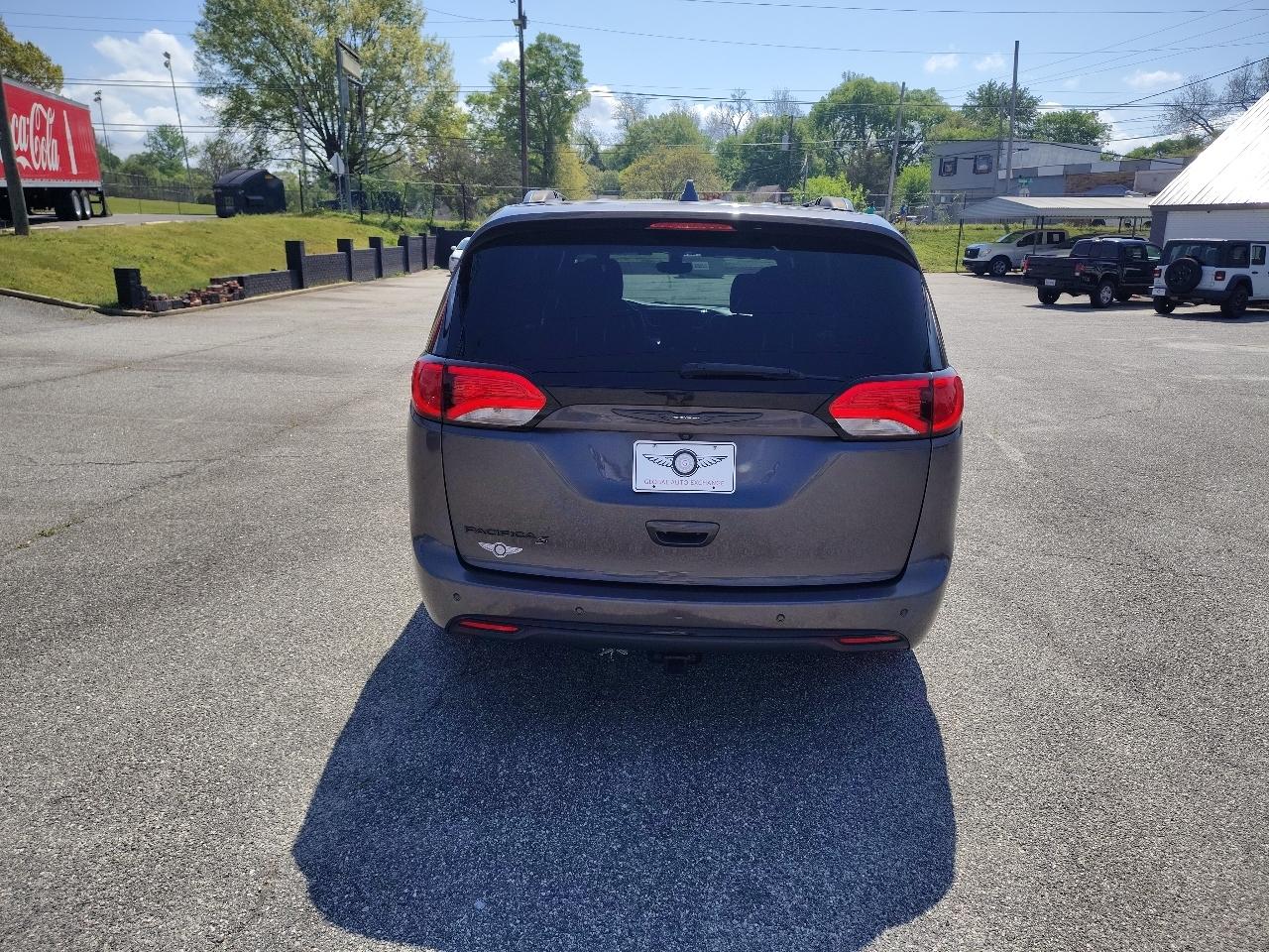 Chrysler Pacifica Touring-L Plus 2020